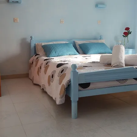 Maria's Apartahotel