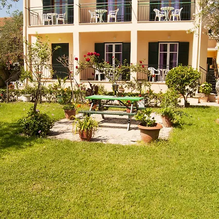 Apartahotel Maria's 4*