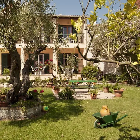 Maria's Aparthotel *