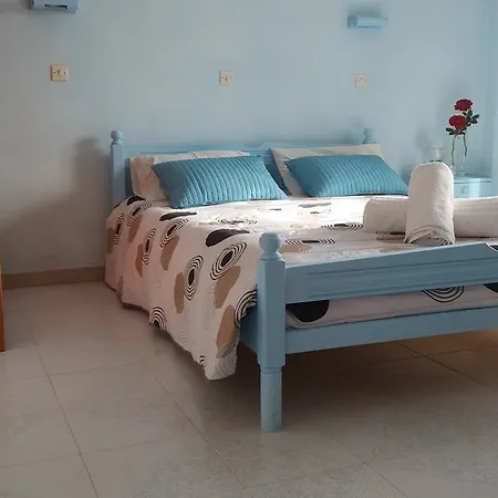 Ξενοδοχείο με διαμερίσματα Maria's *