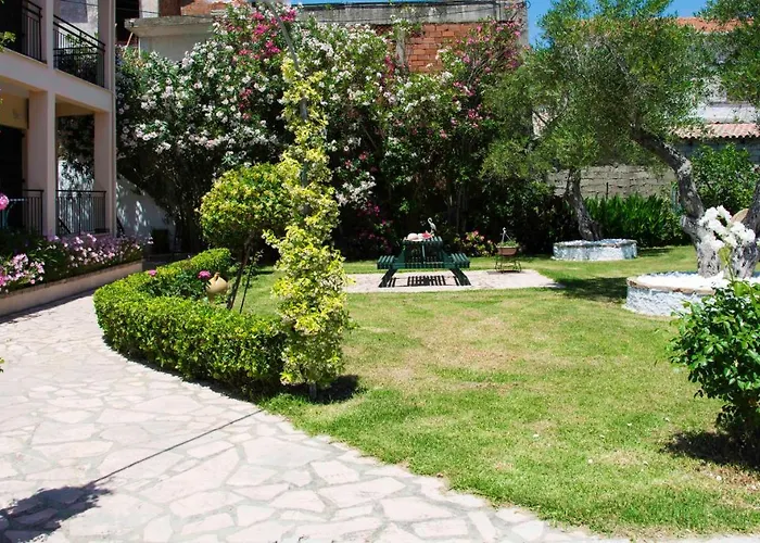 Maria's Apartahotel 4*