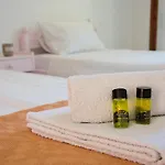 Maria's Apartahotel